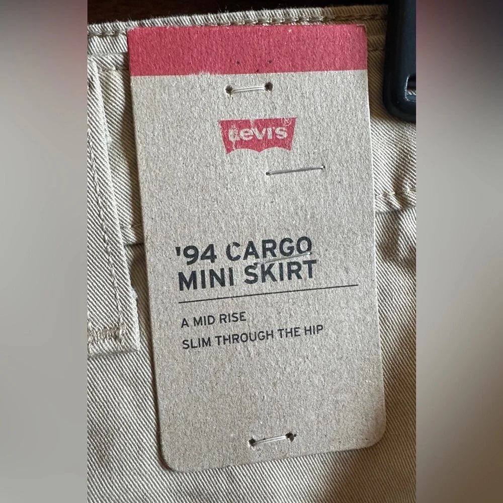 Levi’s ‘94 cargo mini skirt
